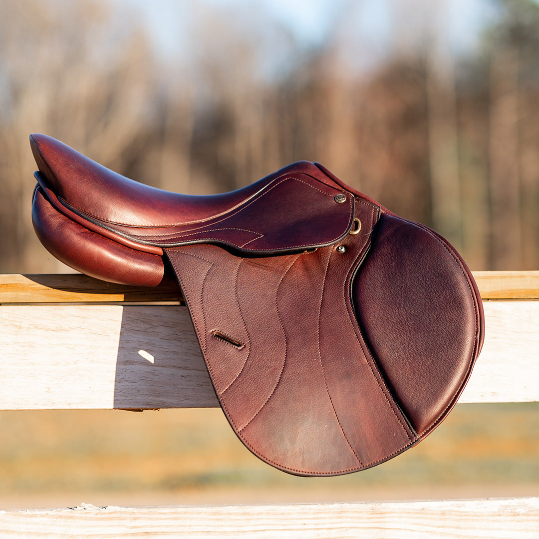 Henri de Rivel Laureate IGP Saddle