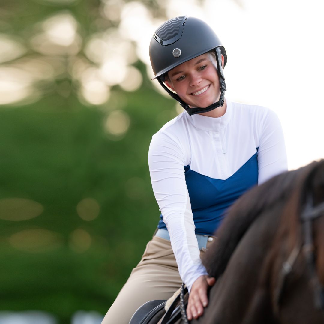 Dapplebay Lady 1/4 Zip Show Top-White/Navy