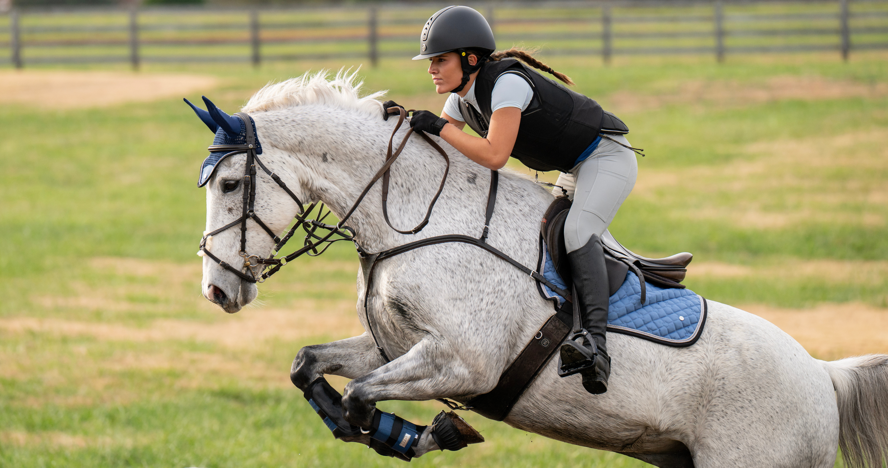 Back Protector vs. Air Vest: What Riders Should Know About Equestrian Body Safety Gear