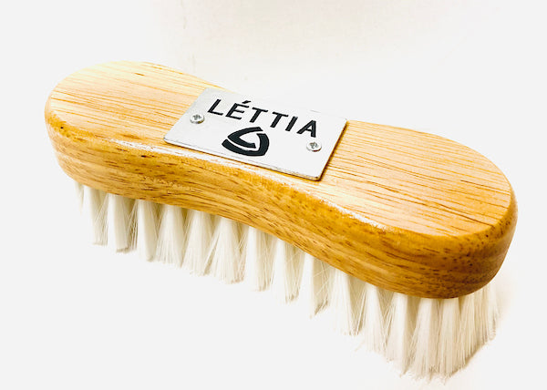 Lettia Face Brush Wood Back Metal Logo - Breeches.com