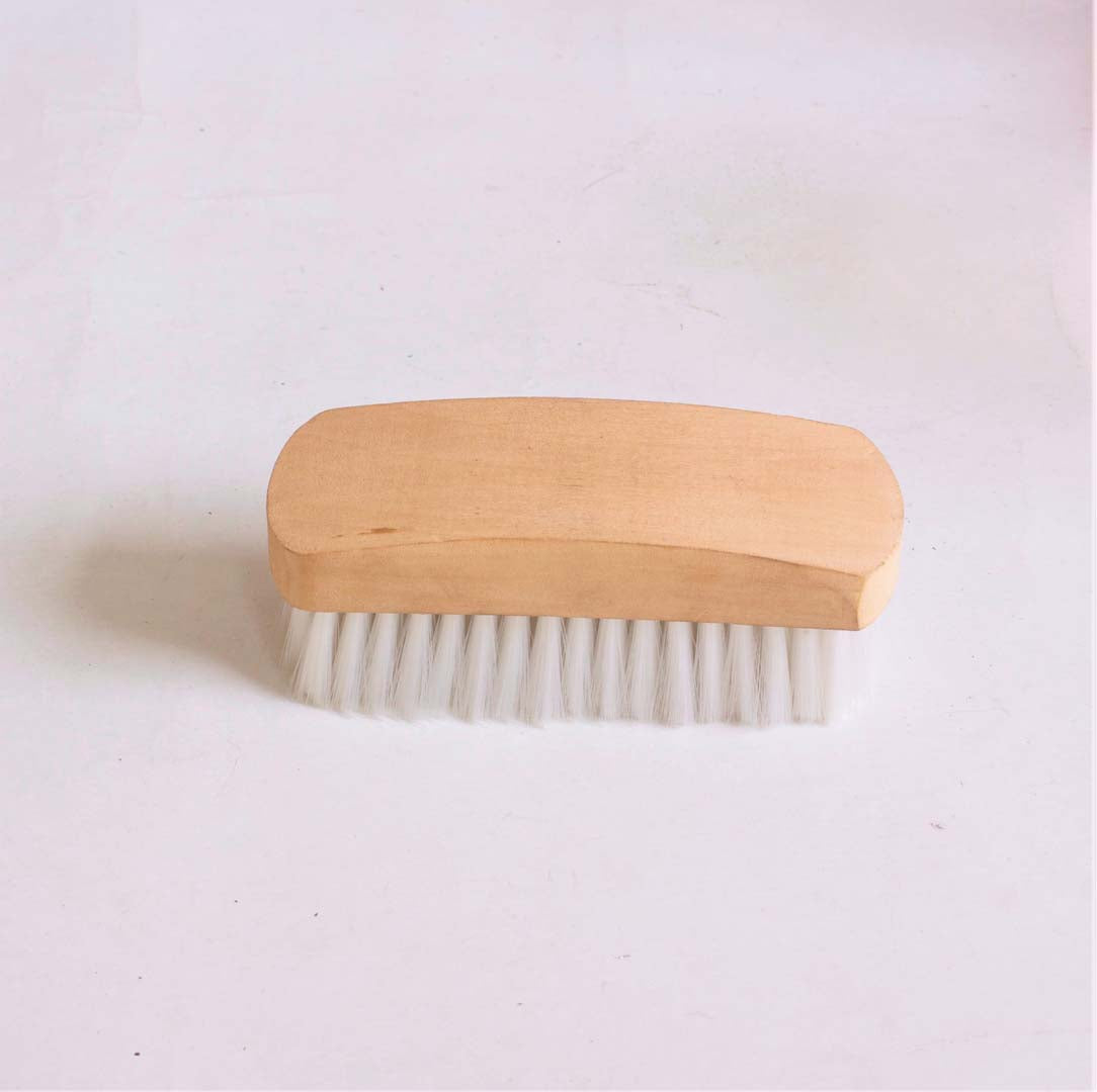 Tuffrider Face Brush With Wooden Grip - Breeches.com