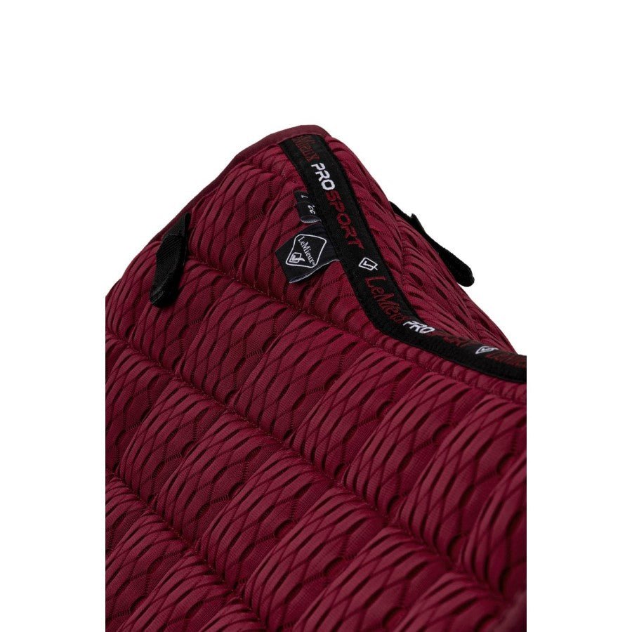 LeMieux Carbon Mesh Air Close Contact Square Saddle Pad - Breeches.com